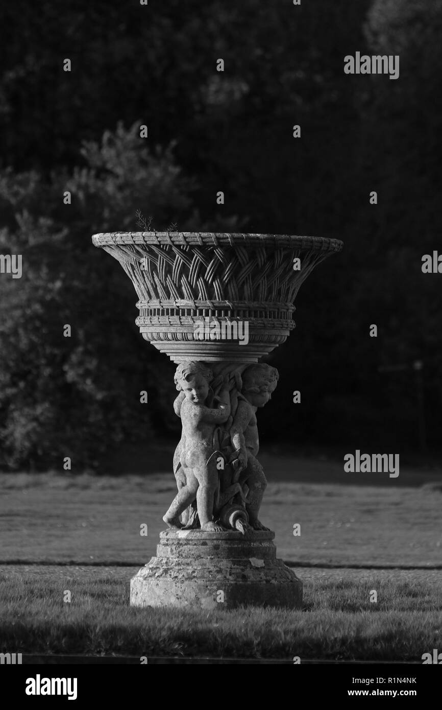 Statue with sunlight Black and White Stock Photos & Images - Alamy