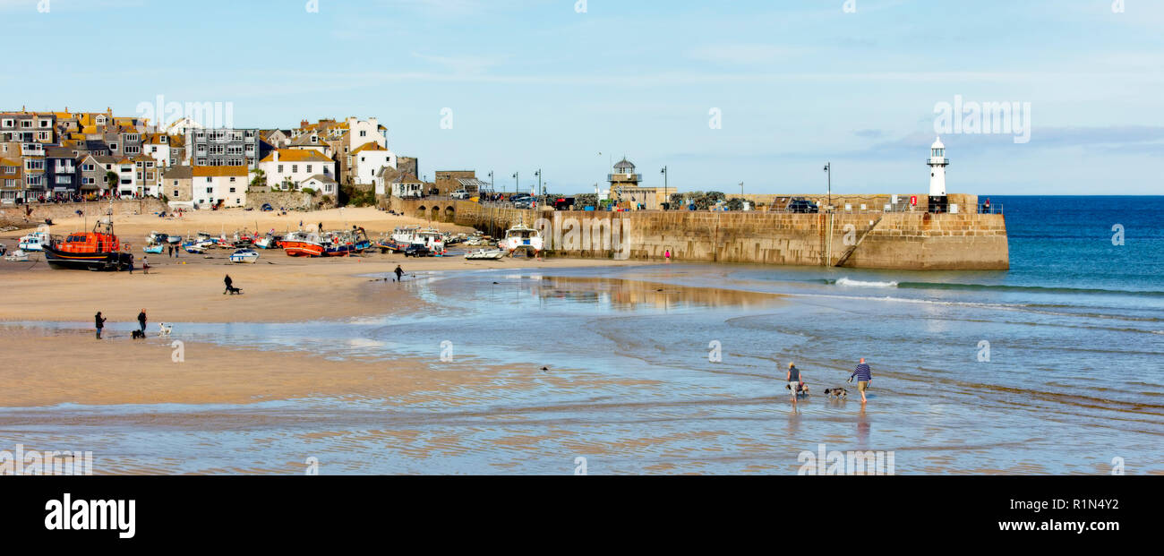 The sandy harbour of St Ives, Cornwall, England, UK. Stock Photo