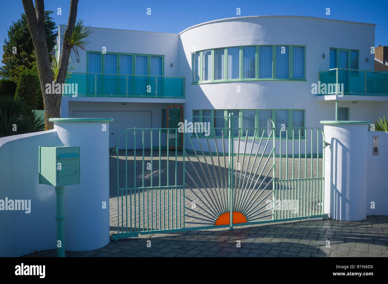 Stylish period Art Deco houses at FrintononSea, Essex Stock Photo Alamy