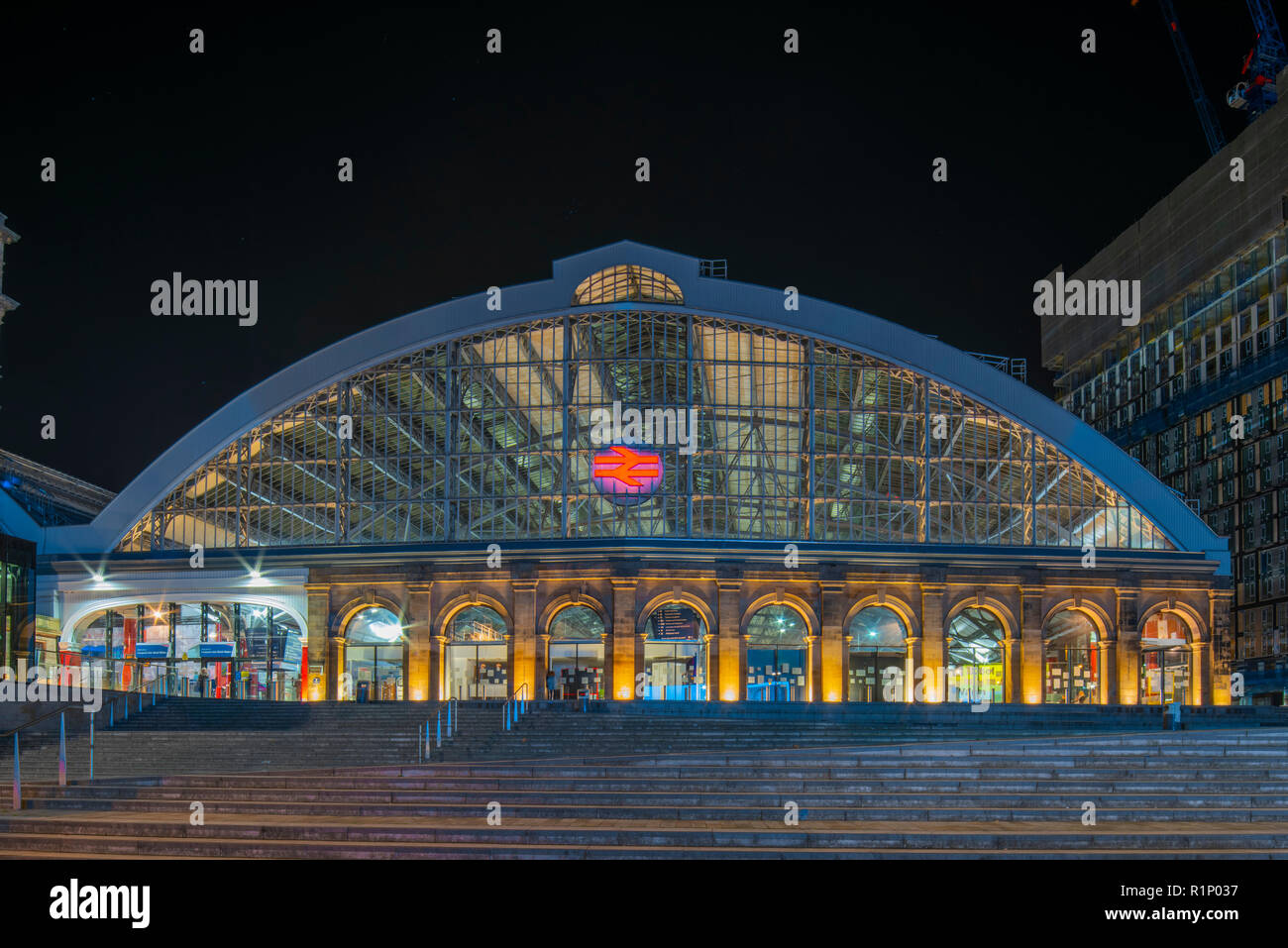 Nighttime view of Lime Street Railway station Liverpool Stock Photo