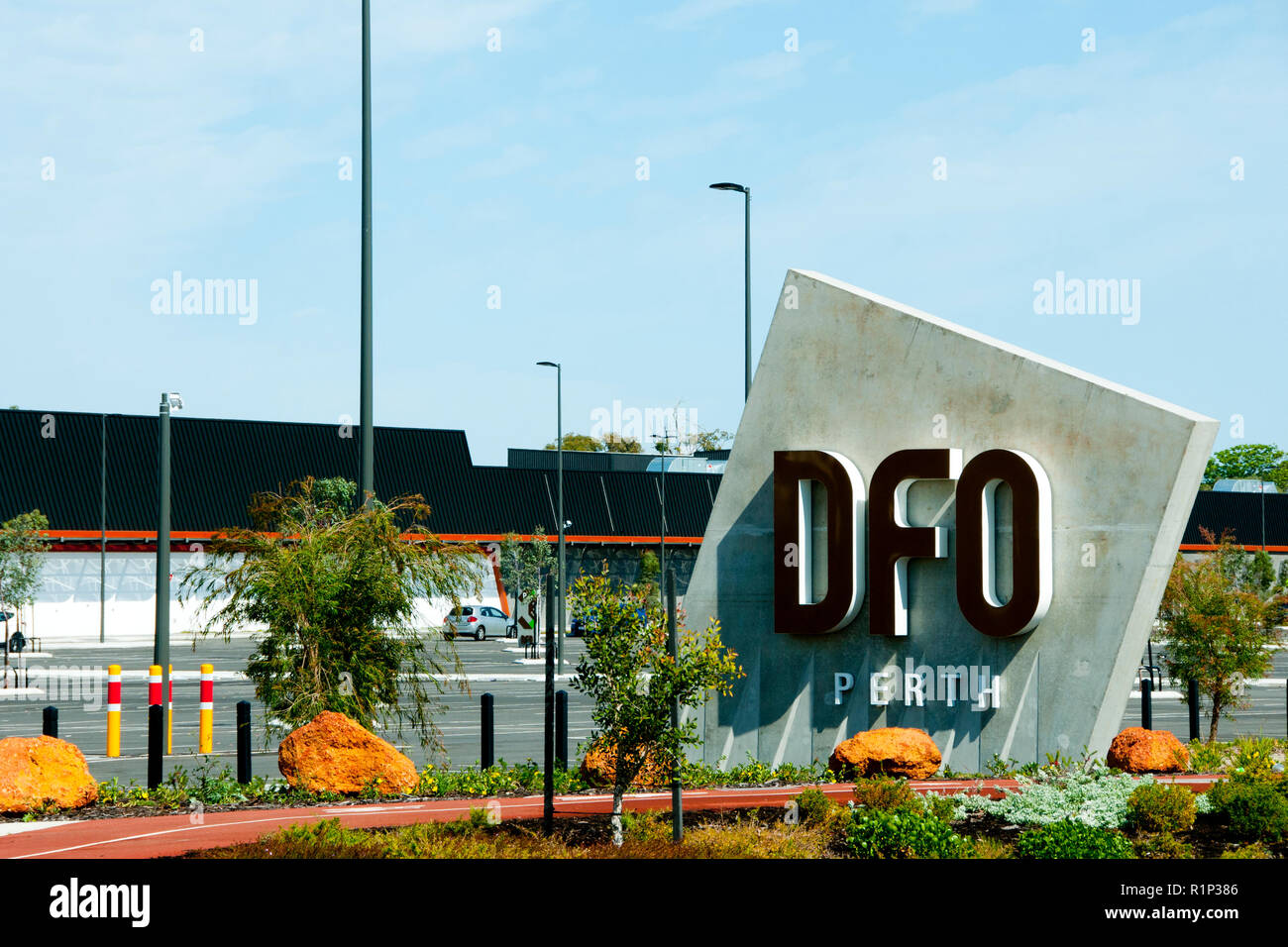 Outdoor factory outlet hires stock photography and images Alamy