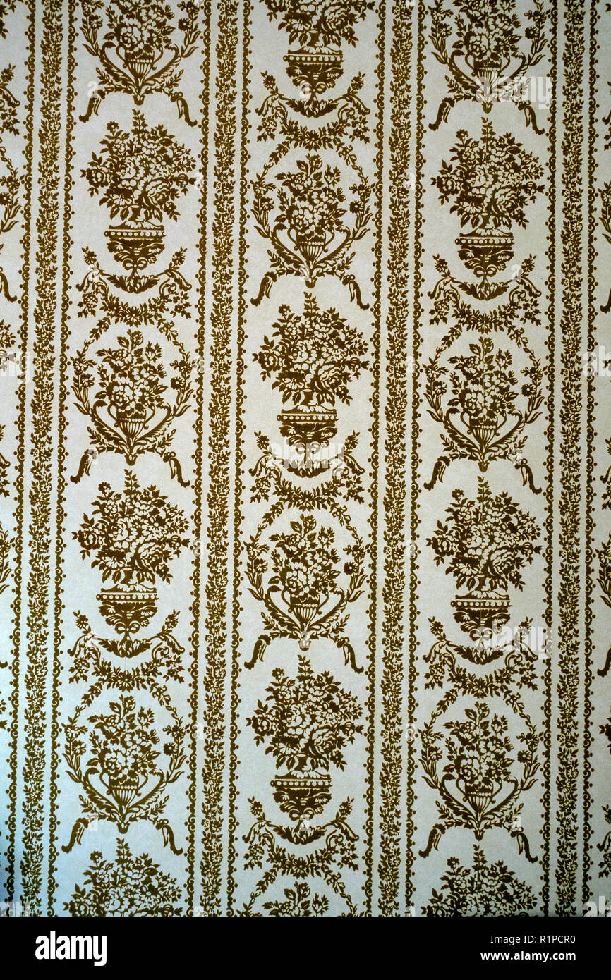 gold finished flock style old fashioned wallpaper Stock Photo