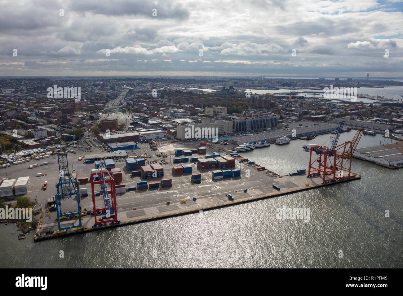 Particulier portable Courageux red hook port Malheur Taquineries Mottle