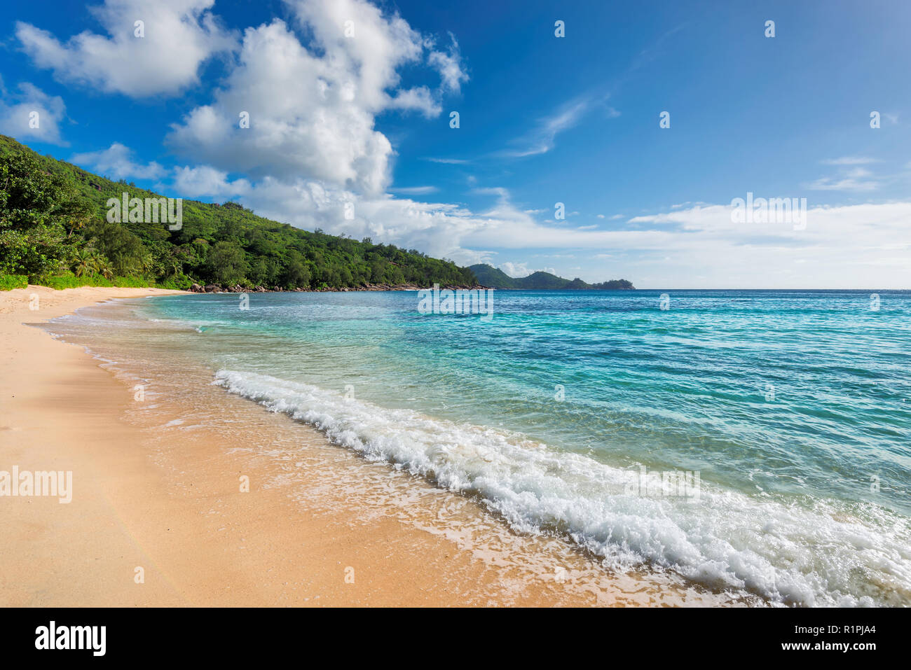 Caribbean sea and tropical island Stock Photo - Alamy