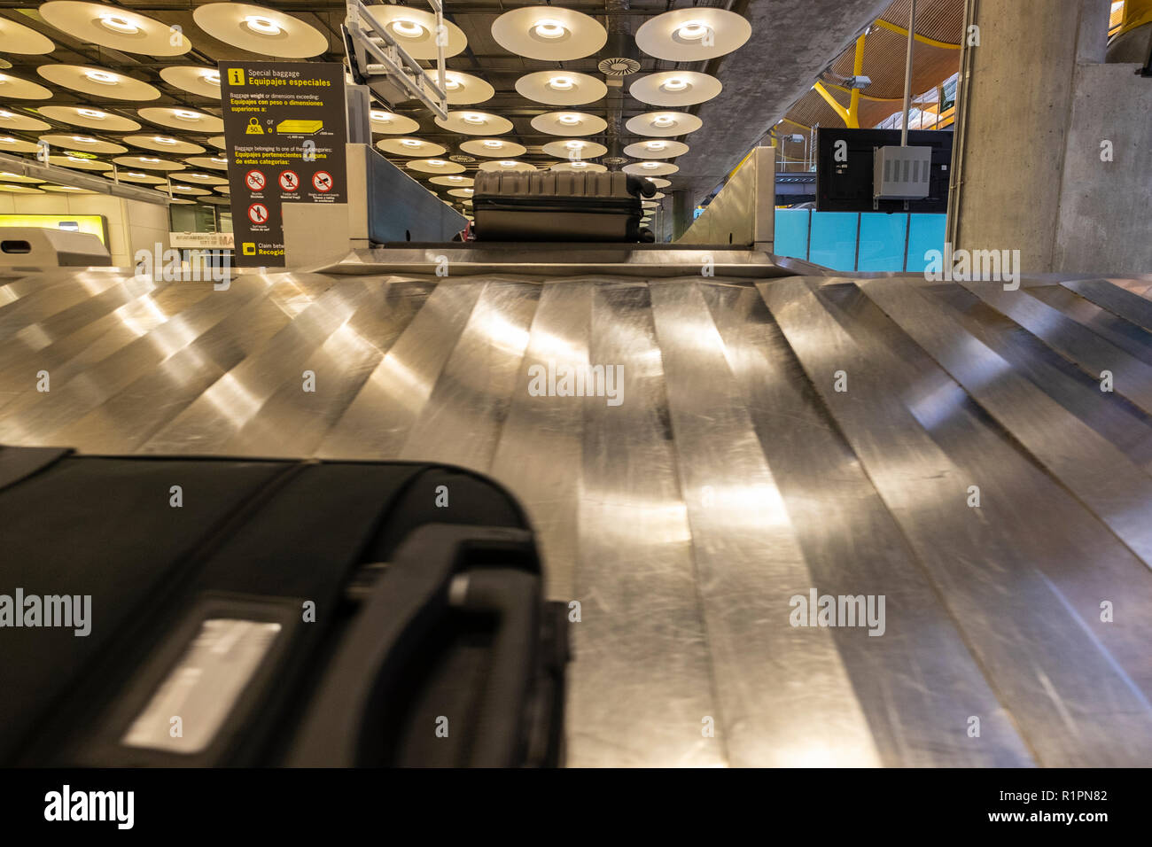 Baggage claim hall hires stock photography and images Alamy