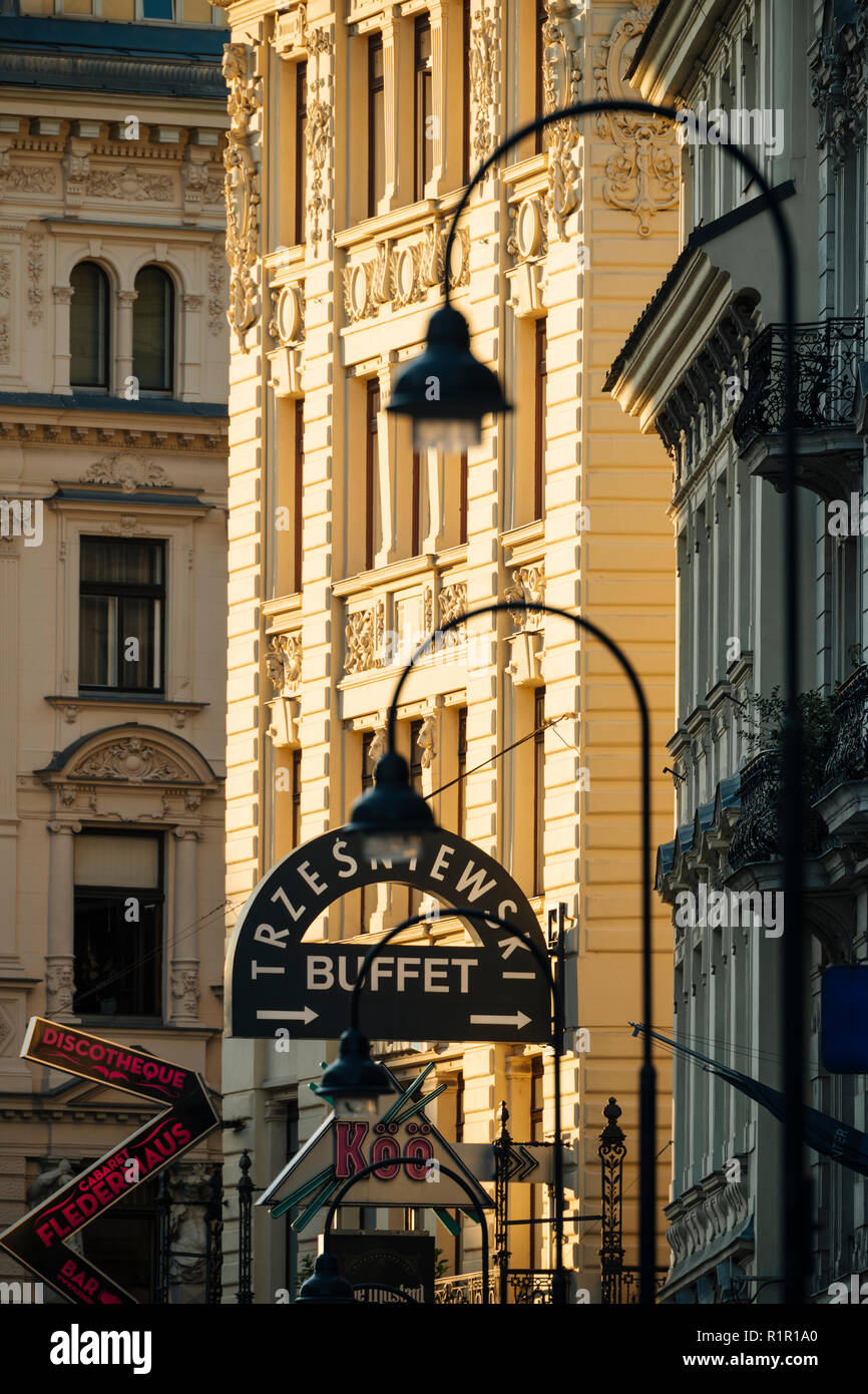 Long lens view of buildings, Graben Street, Vienna, Austria Stock Photo