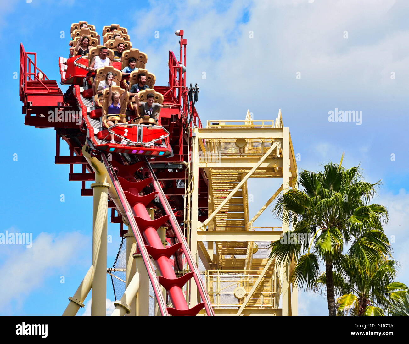 Universal Studios Florida's Hollywood Rip Ride Rockit  Crazy roller coaster,  Roller coaster pictures, Roller coaster ride