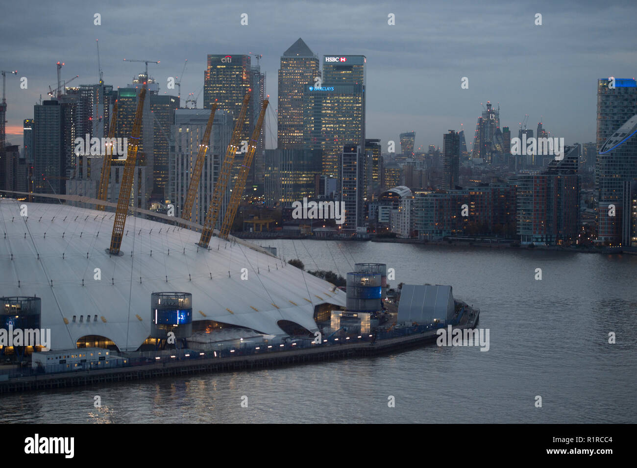 North Greenwich, London, UK. 13 November, 2018. The city and Canary
