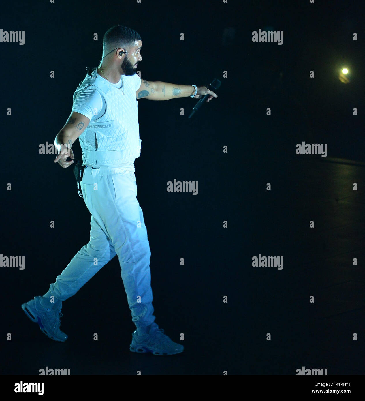 MIAMI, FL - NOVEMBER 13: Drake performs on stage during the Drake