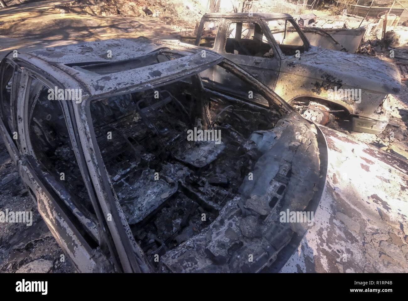 Los Angeles, California, USA. 14th Nov, 2018. The burned vehicles are