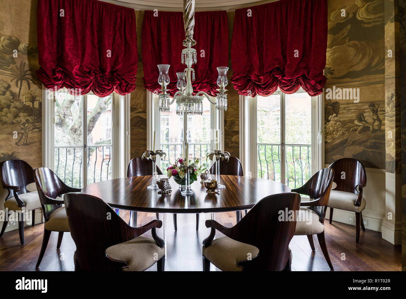 Victorian dining room with wallpaper Stock Photo Alamy