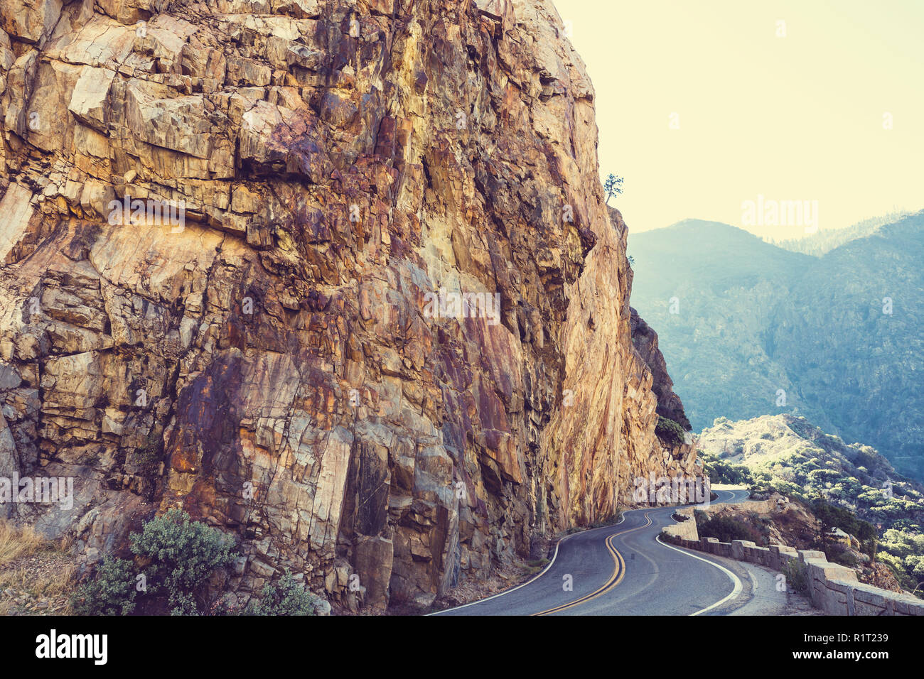 Kings River Canyon in Kings Canyon and Sequioa National Park ...