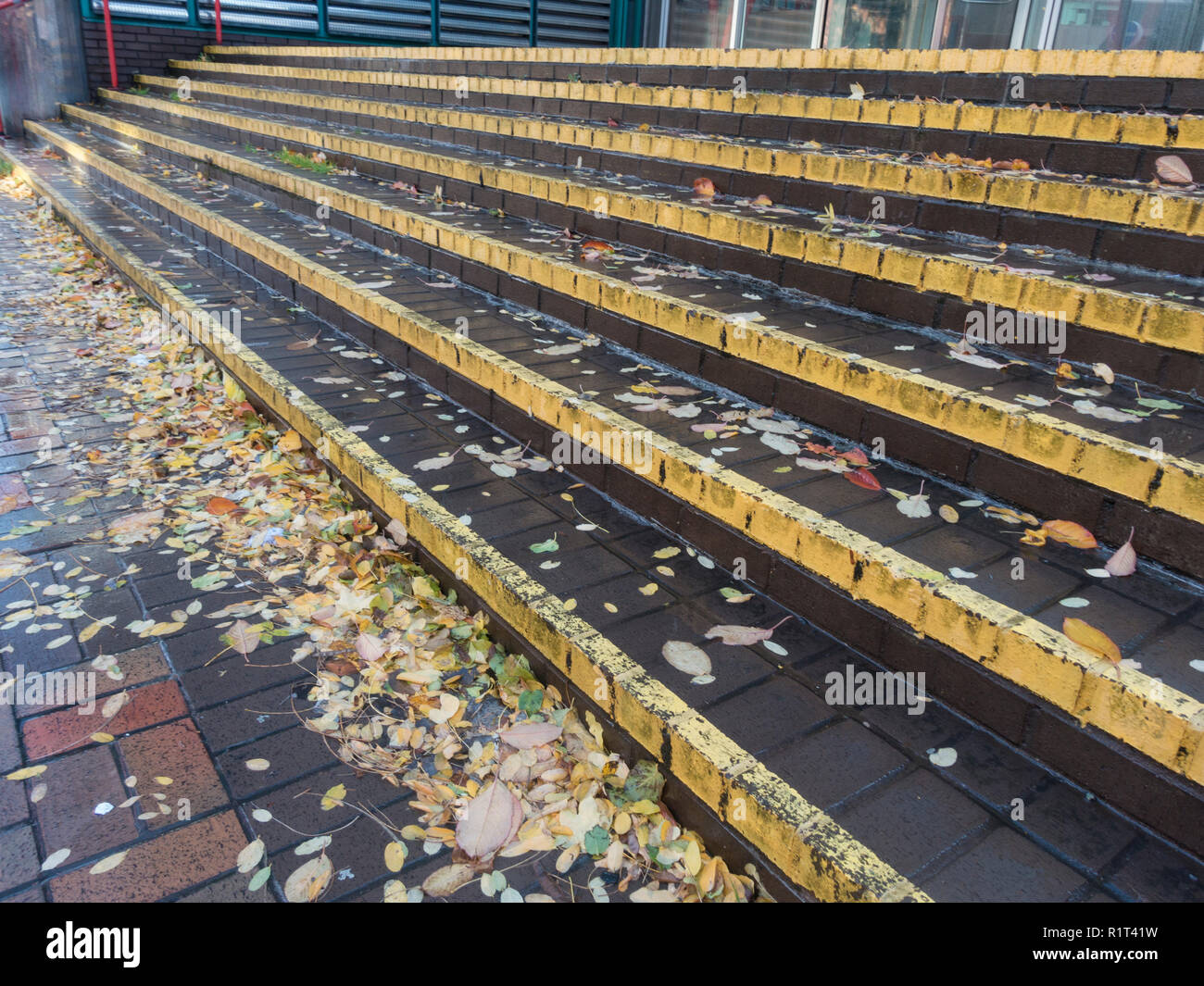 Yellow stripes on steps hi-res stock photography and images - Alamy