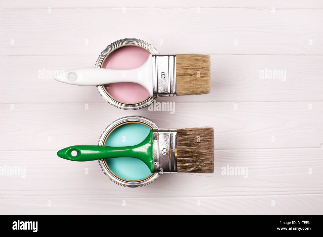 Gallon paint cans hi-res stock photography and images - Alamy