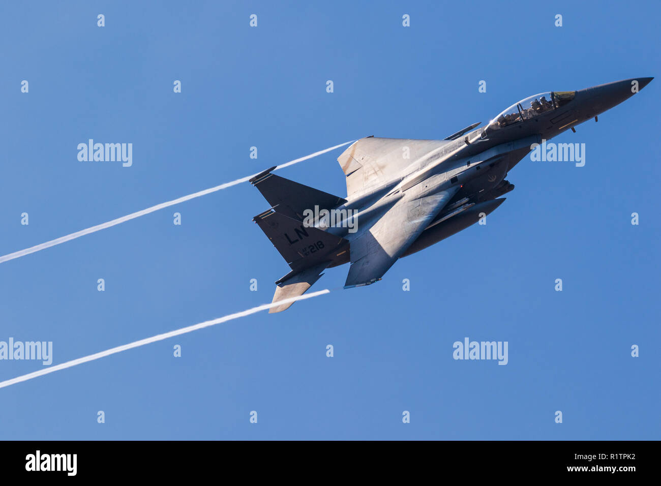 F15 fighter jet cockpit hi-res stock photography and images