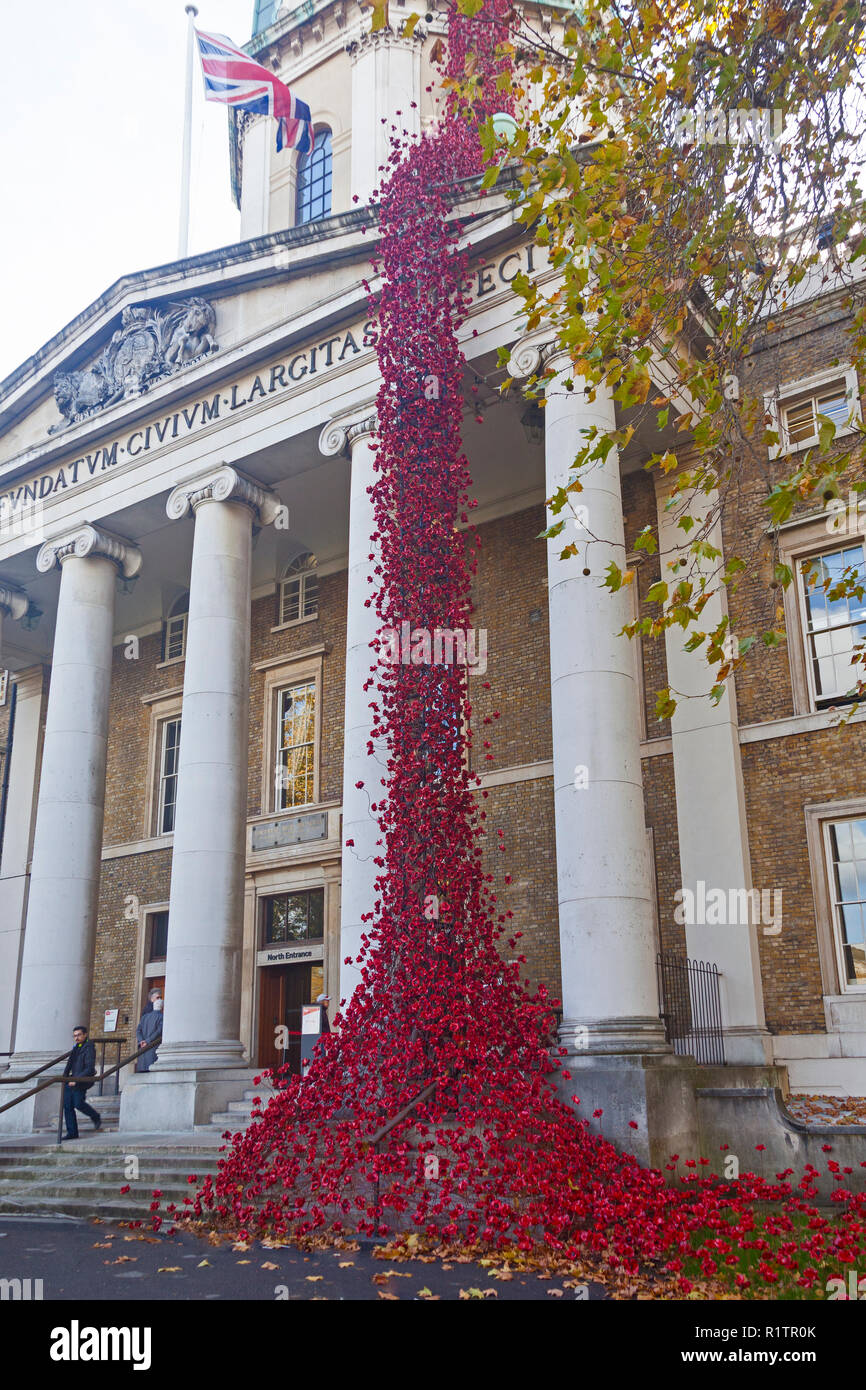 London, Lambeth.  The 'Weeping Window' installation of ceramic poppies at the Imperial War Museum, marking the centenary of the end of the 1914-18 War. Stock Photo