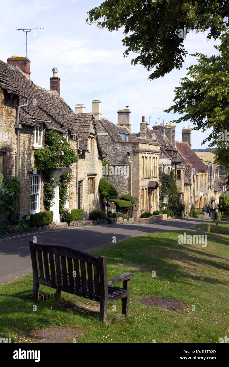 Summer street scene in picturesque Burford, Oxfordshire, Cotswolds, UK Stock Photo