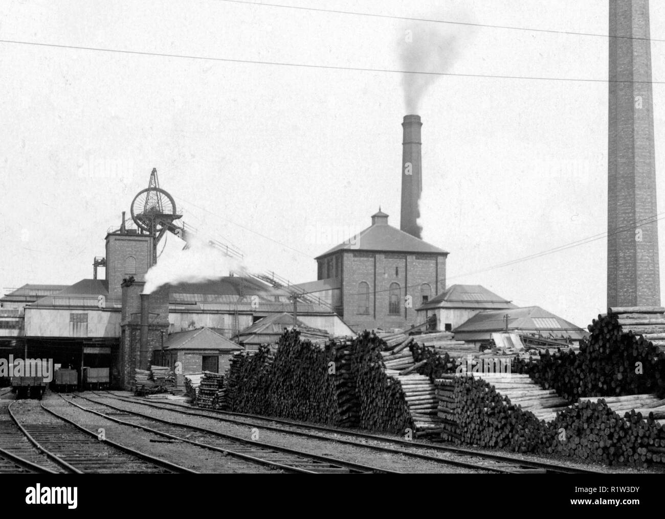 South Kirkby Colliery early 1900s Stock Photo Alamy