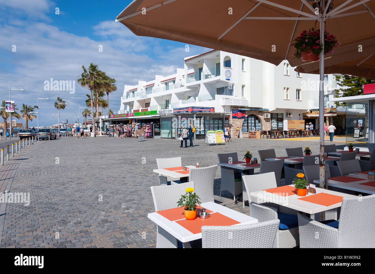 Seafront taverna and shops, Poseidonos Avenue, Paphos (Pafos), Pafos District, Republic of Cyprus Stock Photo
