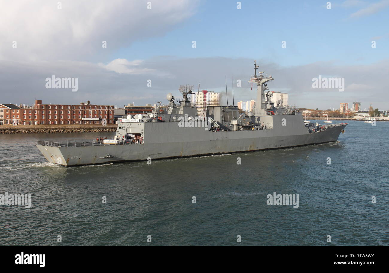The Korean destroyer ROKS Chungmugong Yi Sunsin enters Portsmouth