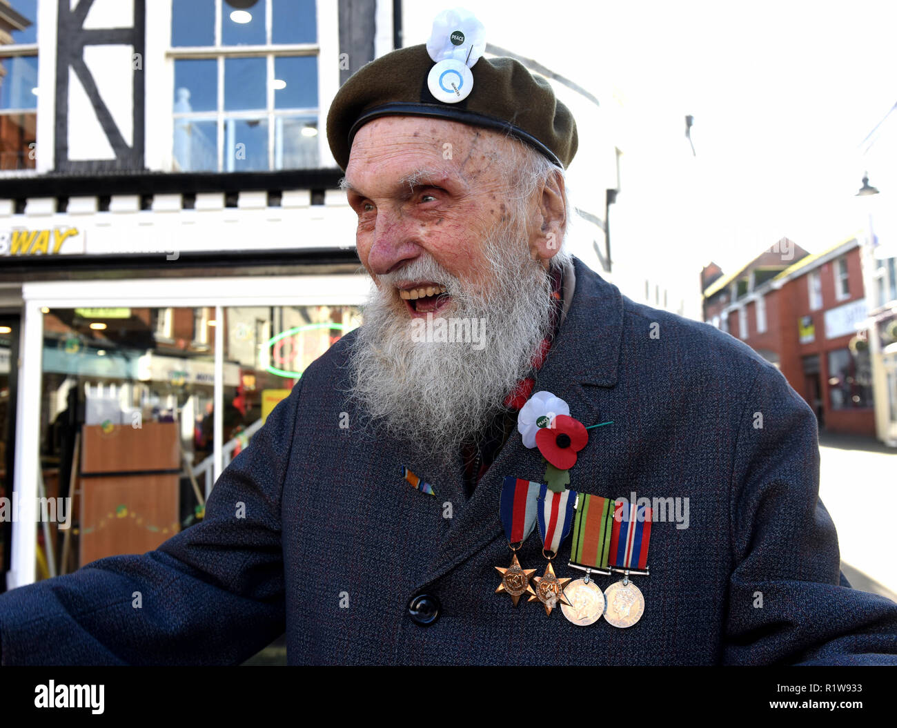 Poppy Memorial Day Poppy Badges And Pins Lest We Forget