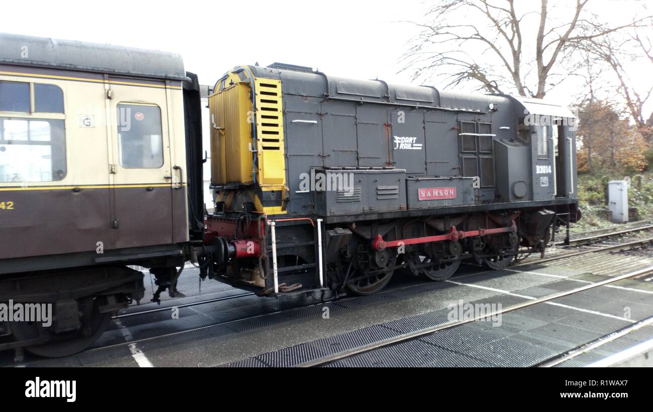 Br Class 08 Diesel Shunter Engine D3014 Samson At The Sands Road Railway Crossing Paignton Devon England Stock Photo Alamy
