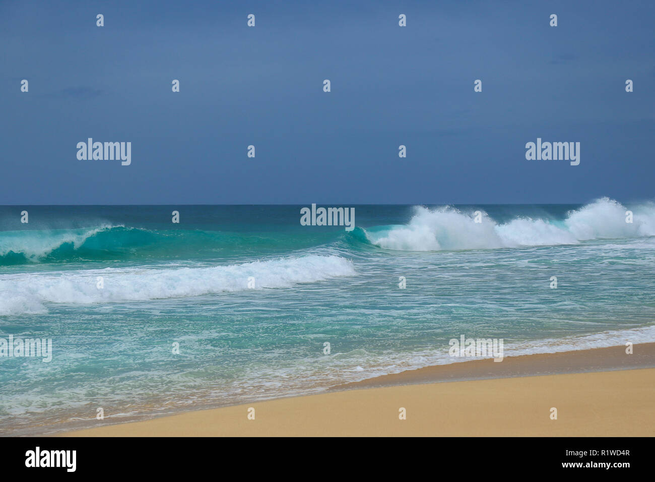 Smooth waves sea on sandy hi-res stock photography and images - Alamy