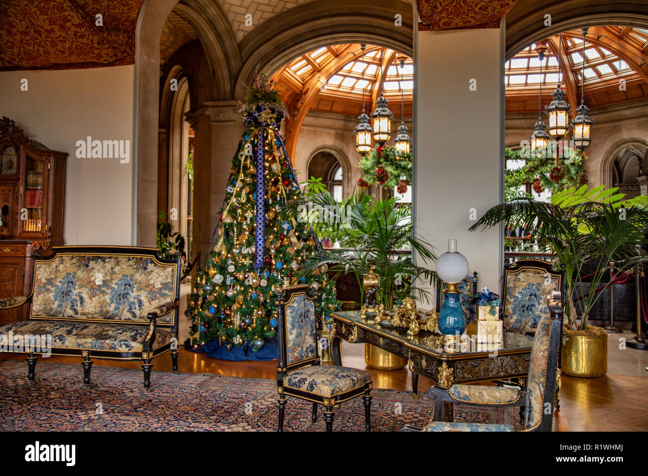 Interor Of The Biltmore Estate Decorated For Christmas Time