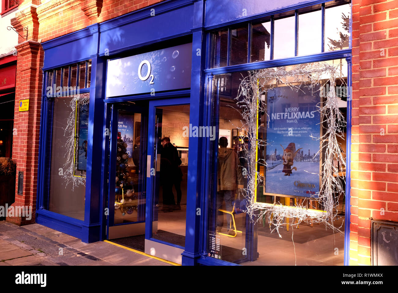 02 retail shop hi-res stock photography and images - Alamy