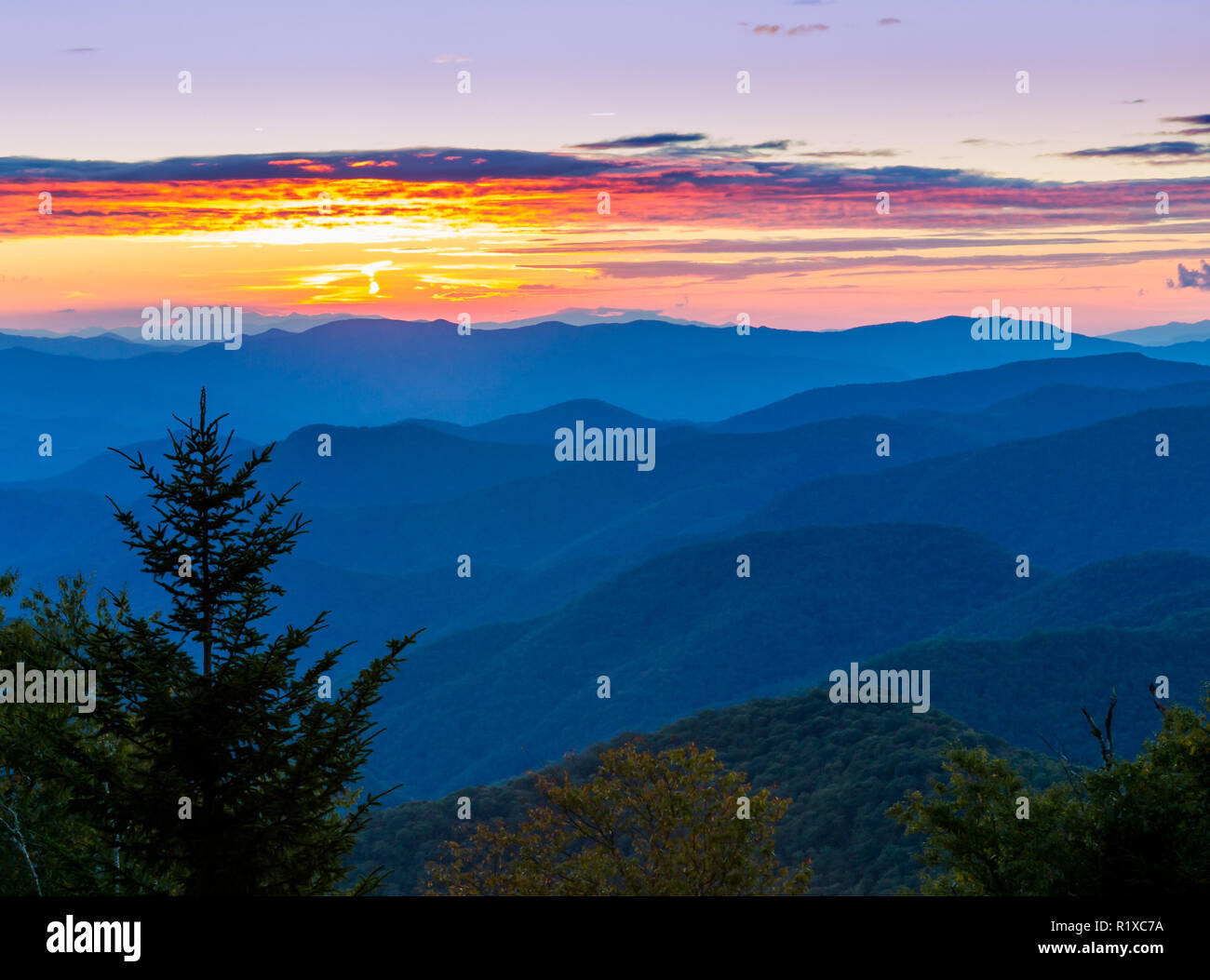 Beautiful blue ridge mountains at sunset in spring Stock Photo - Alamy