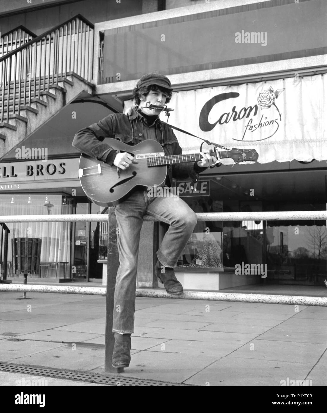 DONOVAN Scottish folk singer in 1965 Stock Photo