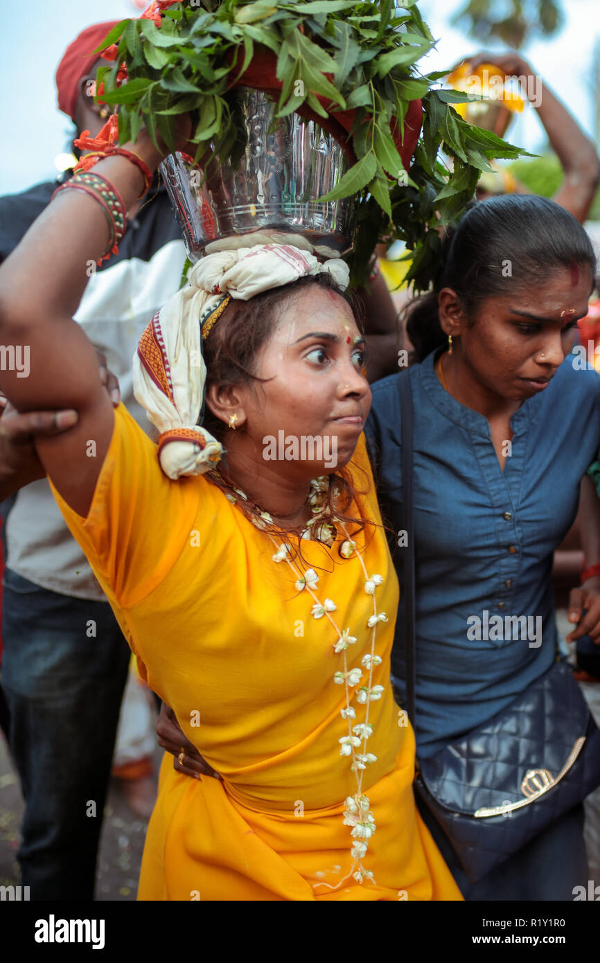 Batu Cave Malaysia 31 Jan 2018 Female Pilgrim Walking Toward Batu Cave Temple During Thaipusam Celebration 2018 Stock Photo Alamy