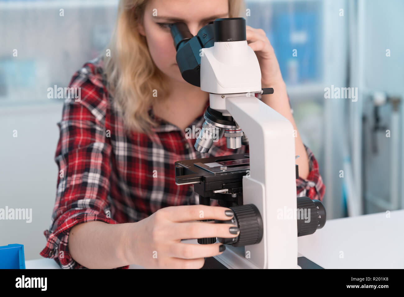 Microscop hi-res stock photography and images - Alamy