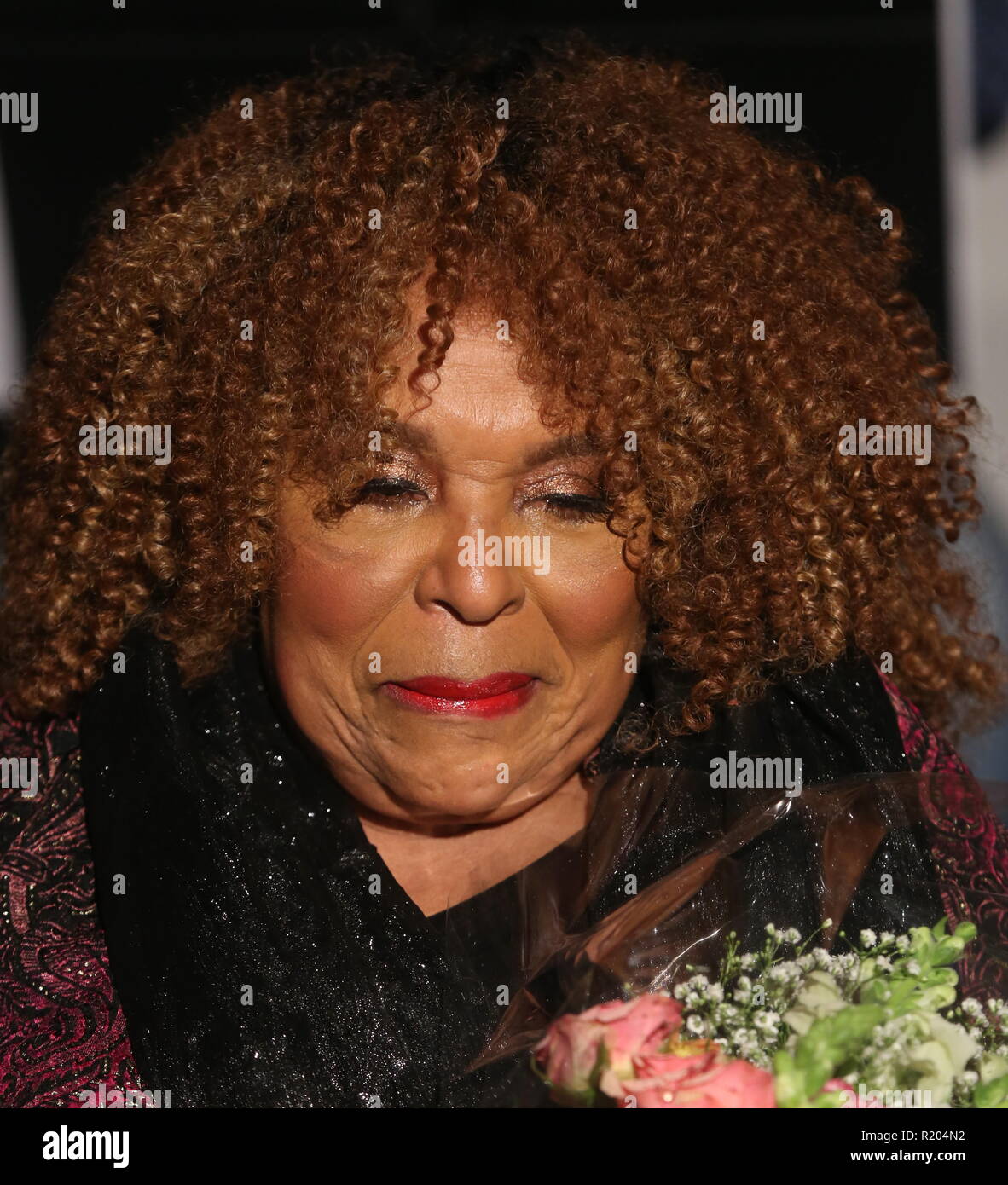Roberta flack hi-res stock photography and images - Alamy