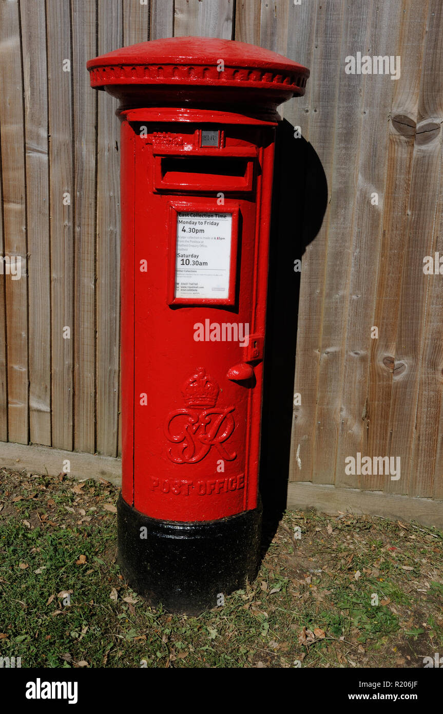 GR Post Box, Essendon, Hertfordshire Stock Photo Alamy