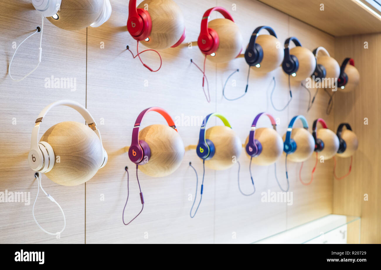 how much are beats at the apple store