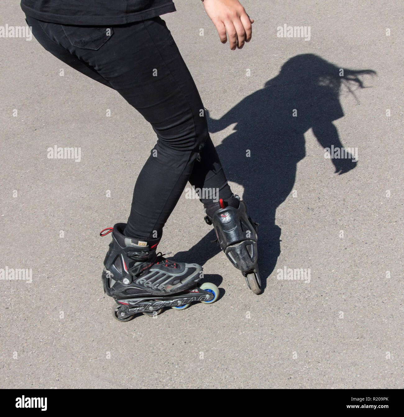 Inline skater skatepark ramp hi-res stock photography and images - Alamy