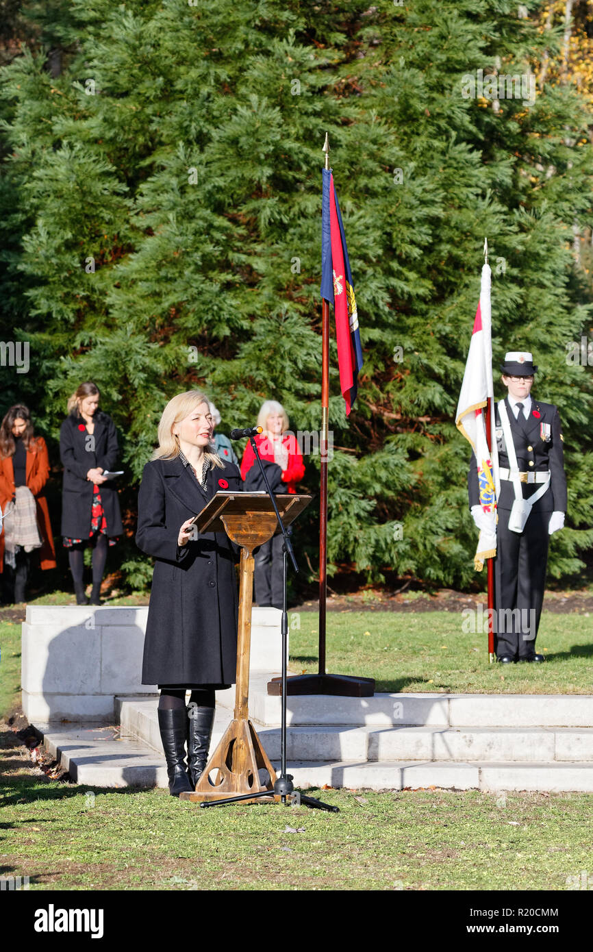 Canadian Deputy High Commissioner Sarah Smith addresses the  Combined Canadian / UK Remembrance Service at Brookwood Military Cemetery Stock Photo