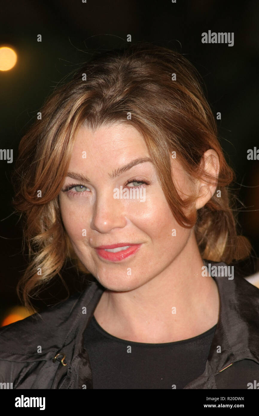 Keanu Reeves and Sandra Bullock only found out that they had a mutual crush  on each other while filming the 1994 movie \, image size:866x1390