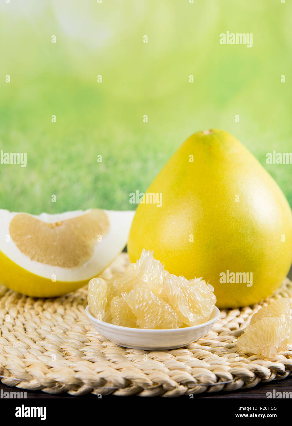 The pomelo (shaddock), citrus maxima or citrus grandis, pomello, pummelo, pommelo, pumelo is the largest citrus fruit from the Rutaceae family. Differ Stock Photo