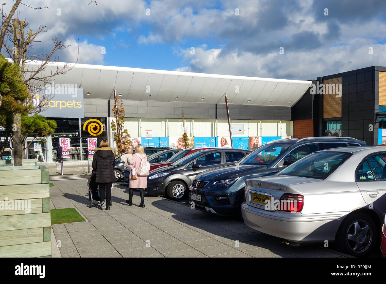 Fort kinnaird shopping hires stock photography and images Alamy