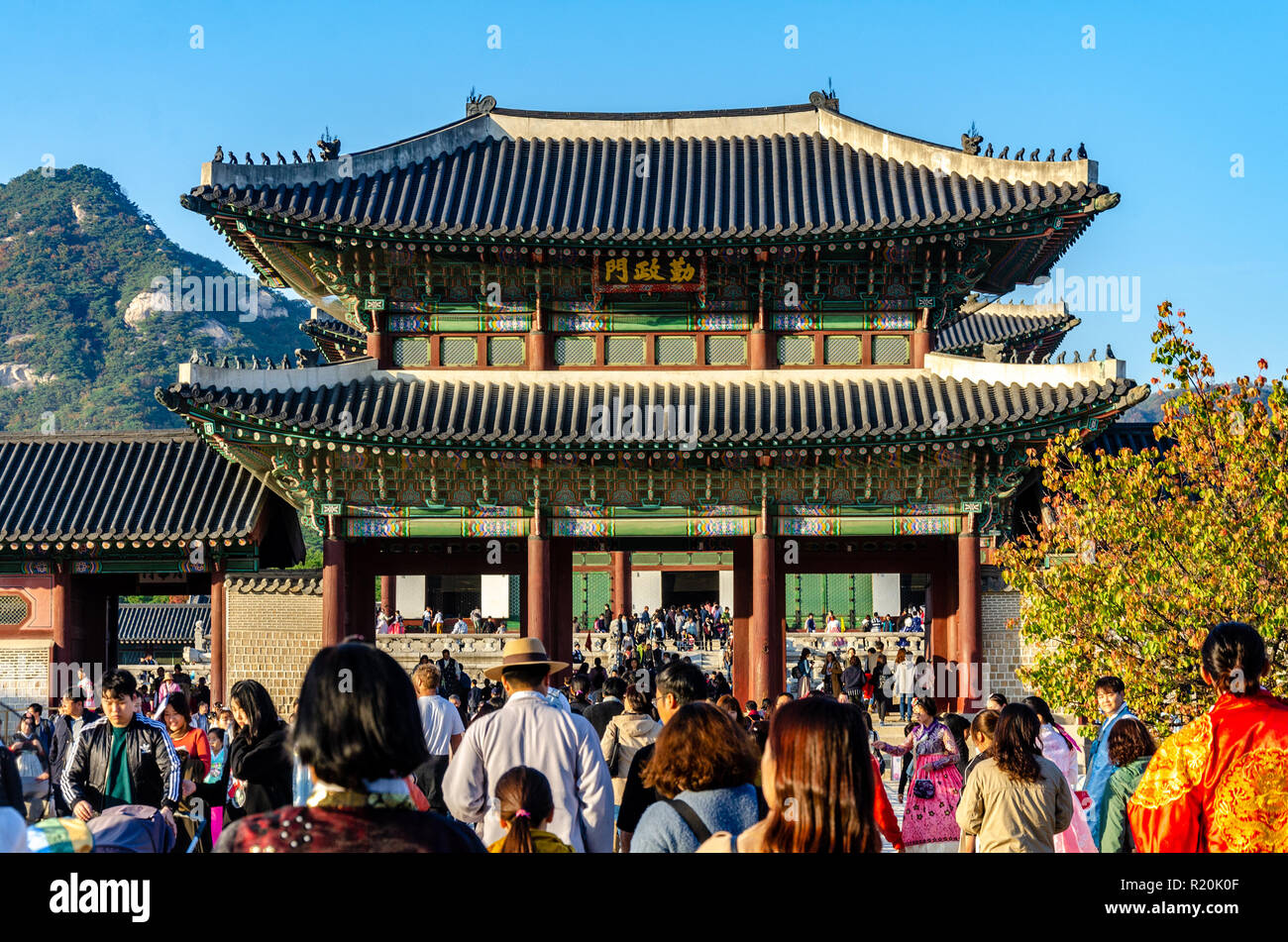 Gyeongbokgung Palace In Seoul South Korea Is A Popular Tourist Gyeongbokgung Palace In Seoul South Korea Is A Popular Tourist