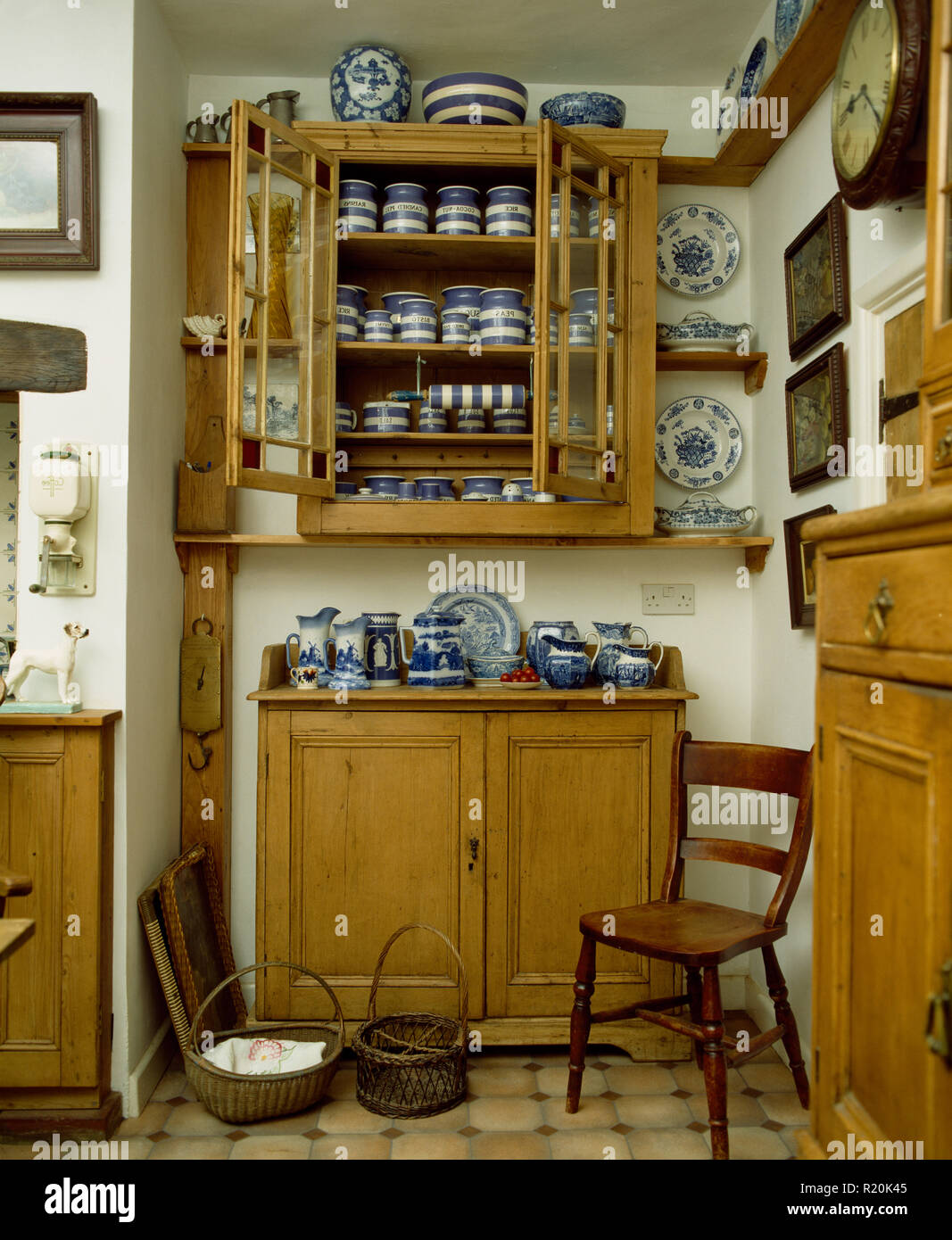 Old cupboard kitchen hi-res stock photography and images - Alamy