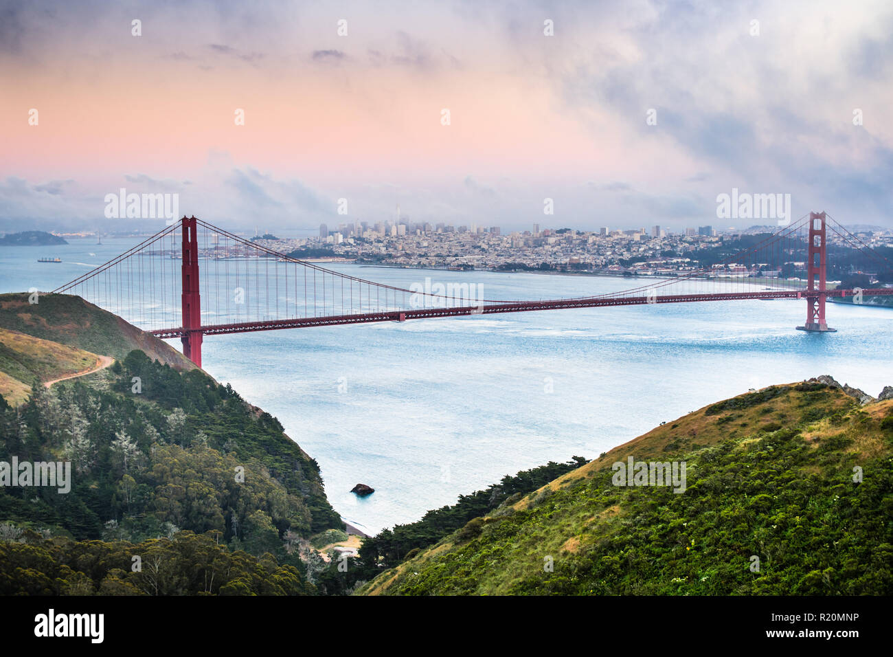 Panoramic view of Golden Gate Bridge connecting San Francisco and Marin Headlands, on a cloudy afternoon Stock Photo