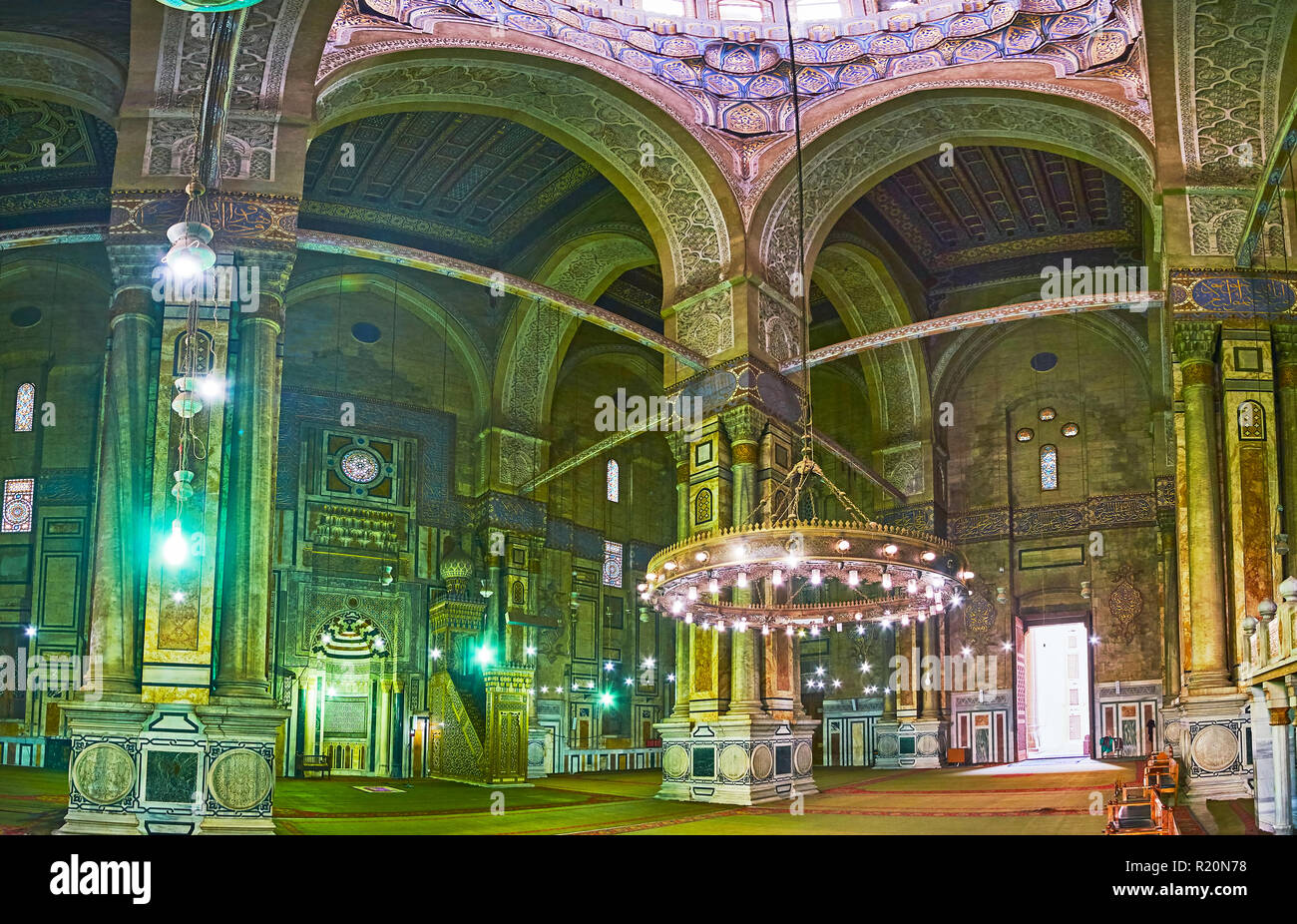 El Rifai Mosque CAIRO, EGYPT - DECEMBER 21, 2017: The medieval Al-Rifai' (Royal) Mosque ...