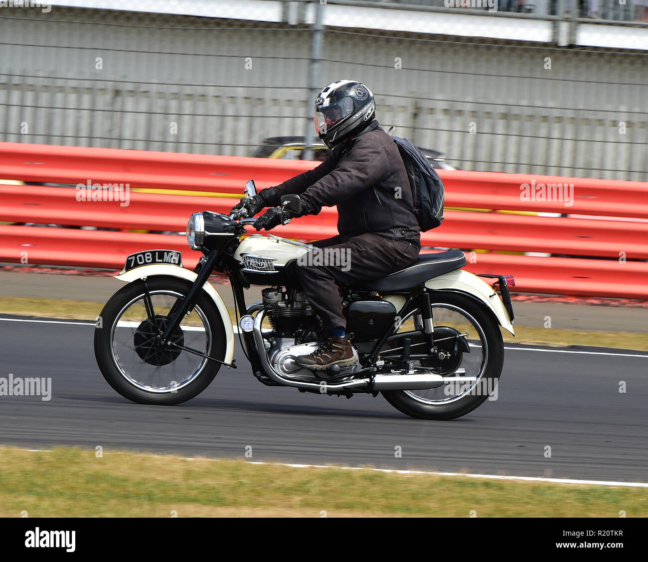 Classic Triumph, Silverstone Classic, July 2018, Silverstone, Northamptonshire, England, circuit racing, cjm-photography, Classic Racing Cars, competi Stock Photo