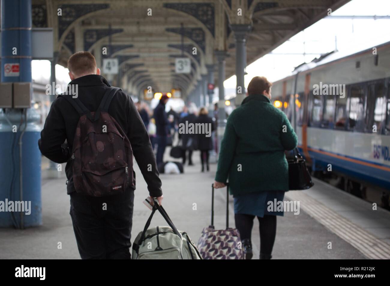 Unidentified Passengers Standing on the Doors of Running Local Train during  Rush Hours Editorial Photography - Image of station, india: 168031082