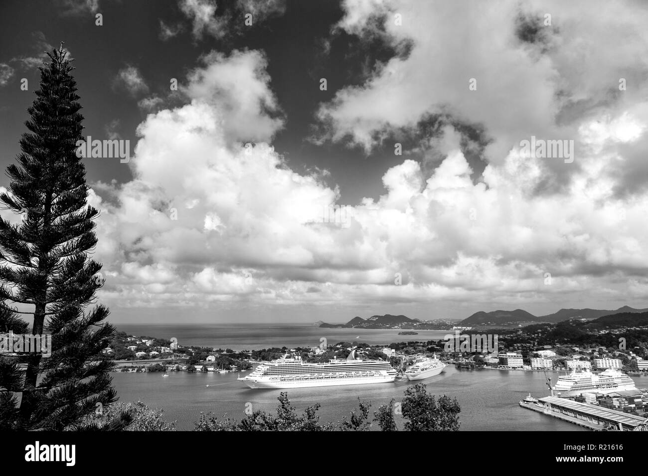 Harbor island the bahamas Black and White Stock Photos & Images - Alamy