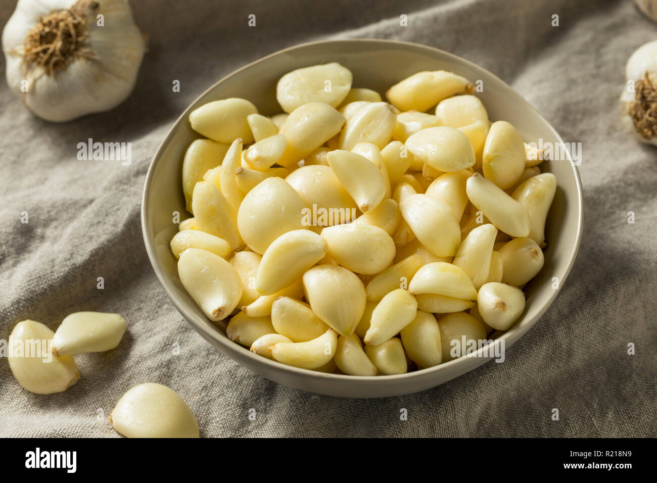 Raw Organic Peel Garlic Cloves for Cooking Stock Photo Alamy