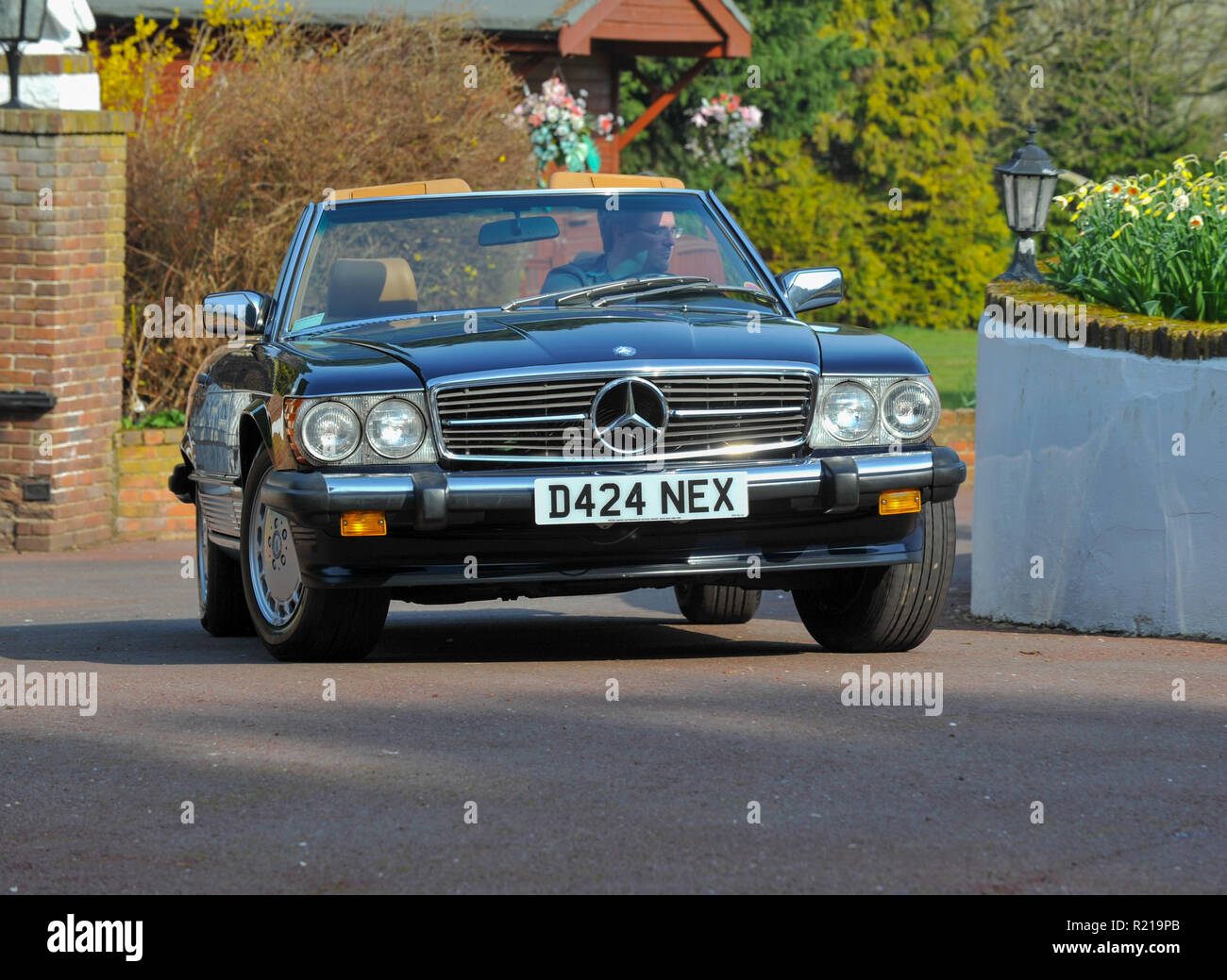 1986 US spec R107 Mercedes Benz 560SL convertible German luxury car ...